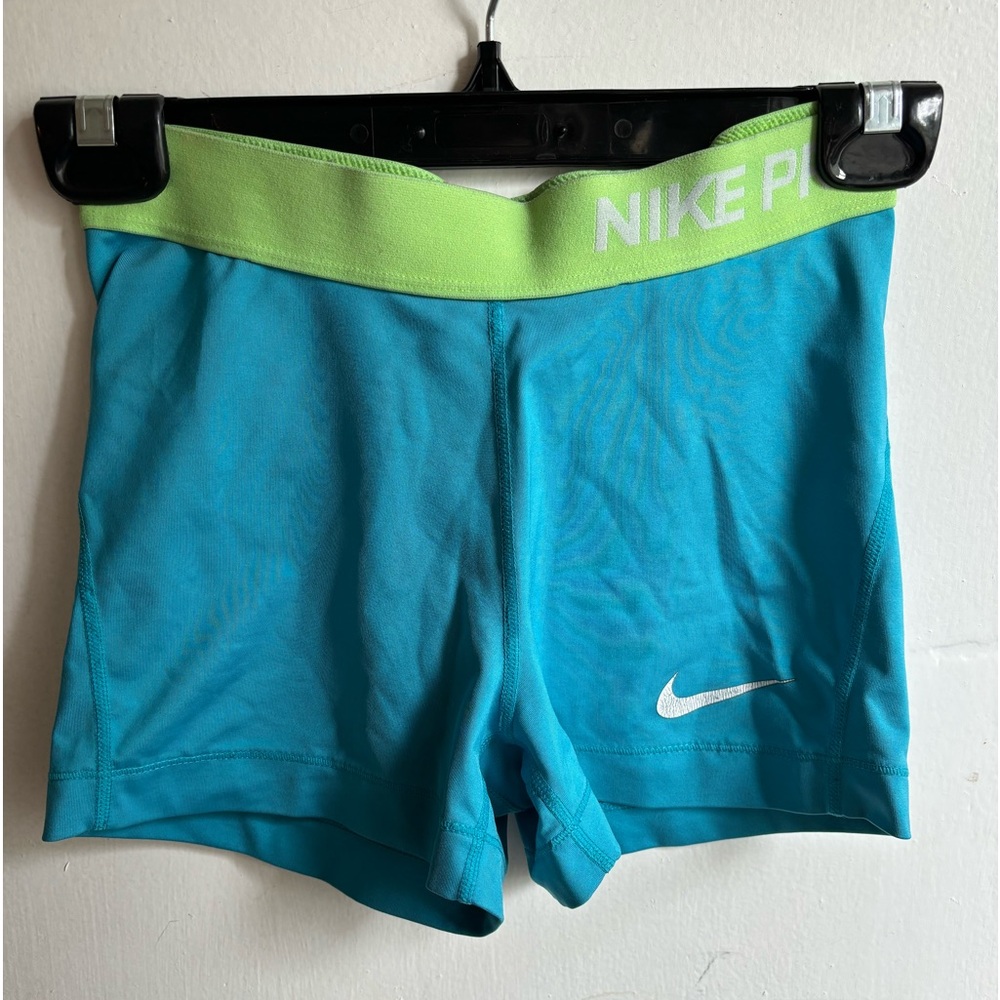 Size small. Women’s Nike pros